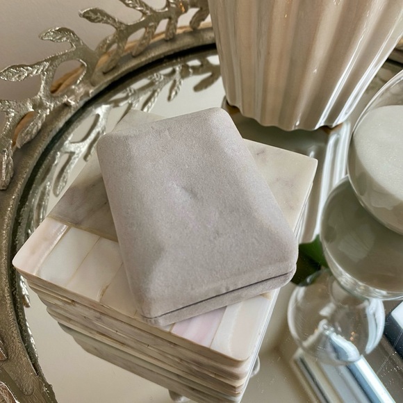 STORRS GLACIER PEARLE EARRINGS - Picture 3 of 8